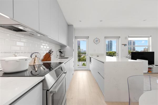 363 WASHINGTON AVE CONDO