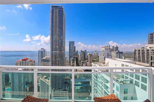 950 BRICKELL BAY DR #4905, MIAMI, FL 33131