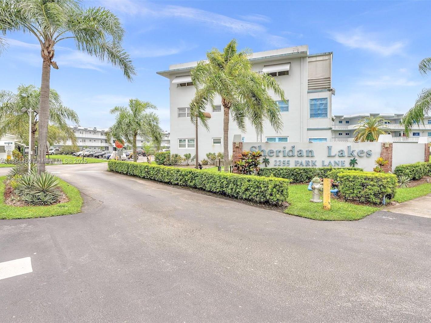 Sheridan Lakes - фото