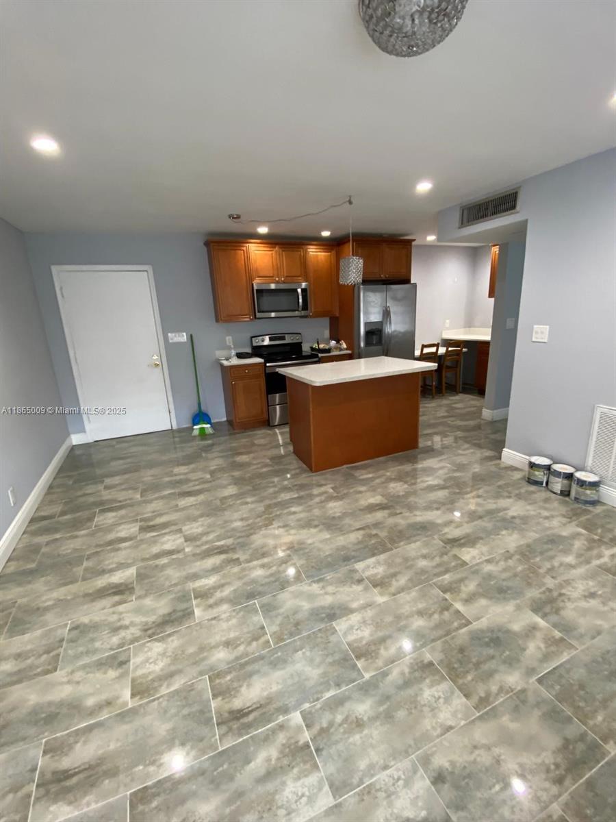 EVERETT ARMS NO 6 - фото