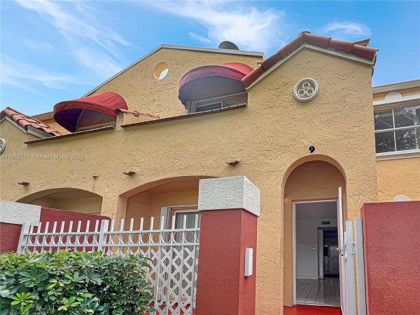 GABLES II TOWNHOMES CONDO