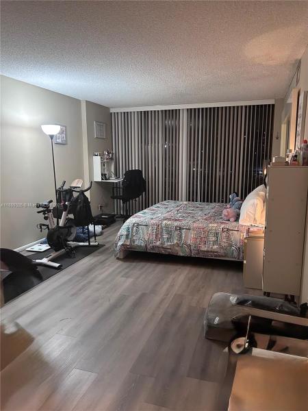 800 PARKVIEW DR #504, HALLANDALE BEACH, FL 33009