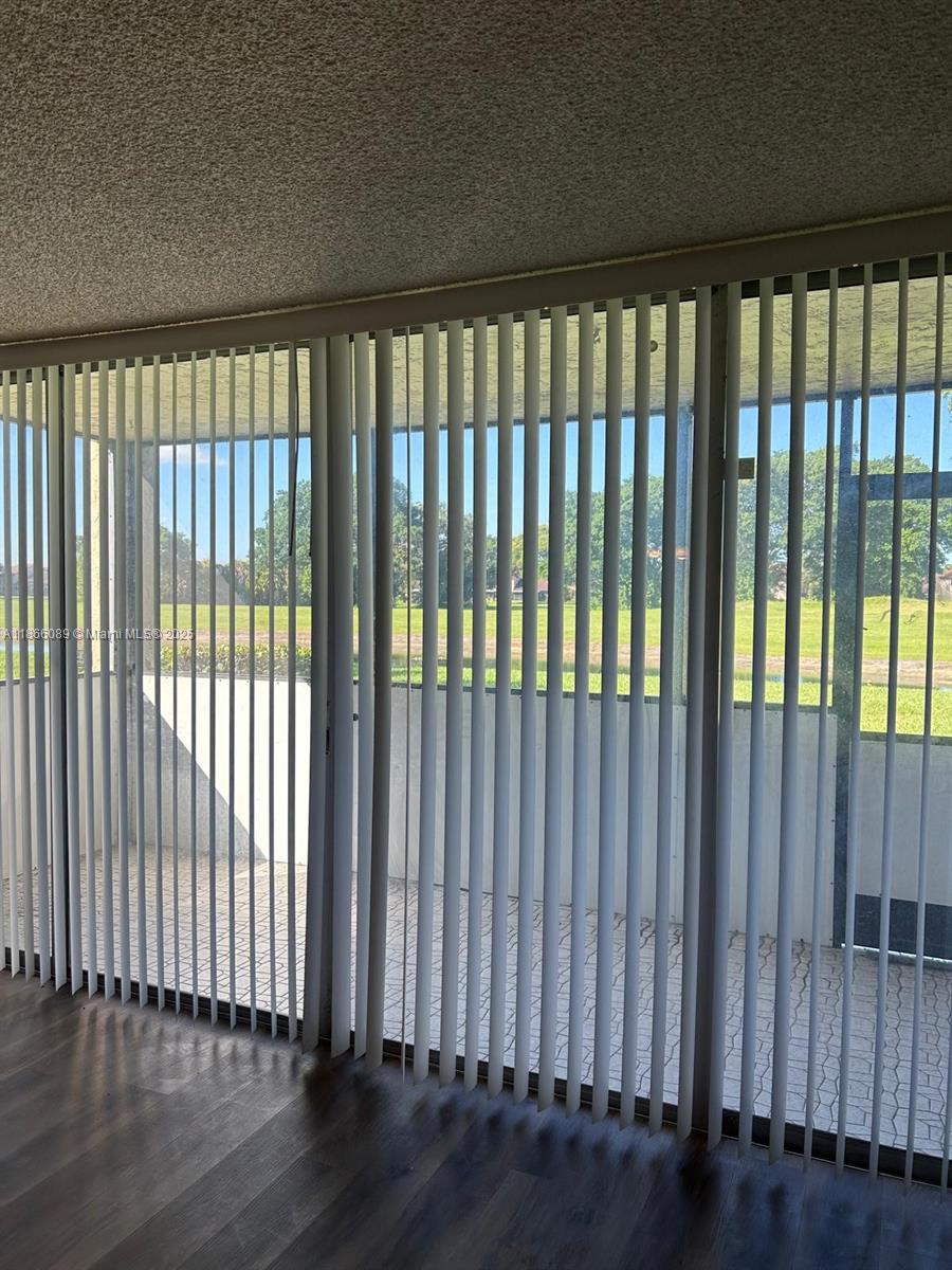 CONDOMINIUM 8 OF ENVIRON - фото