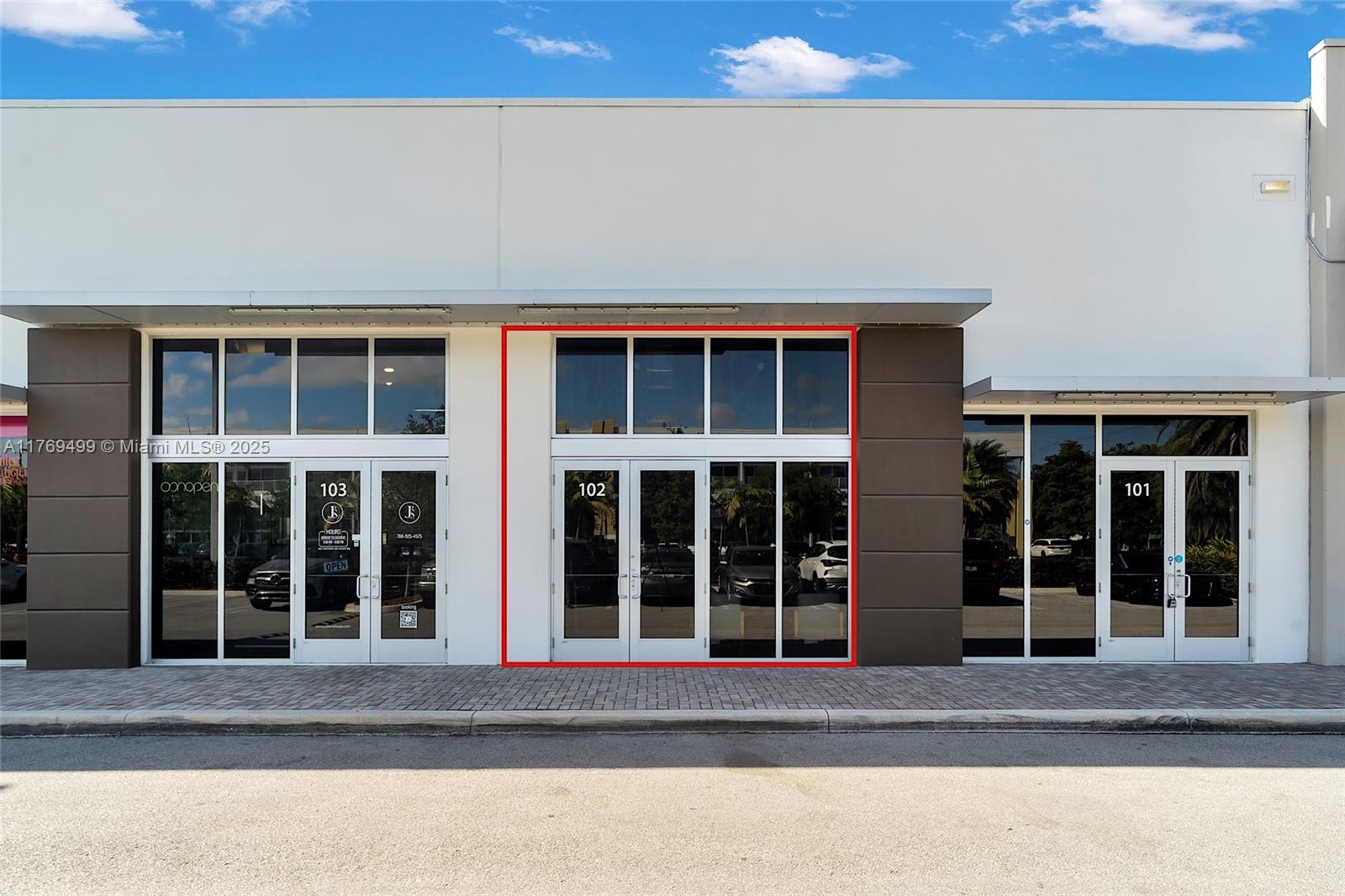 DOLPHIN CITICENTER - фото