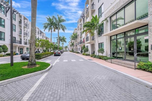 URBANA AT THE RESIDENCES