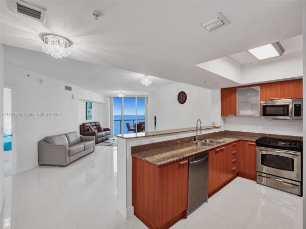16699 COLLINS AVE #2305, SUNNY ISLES BEACH, FL 33160