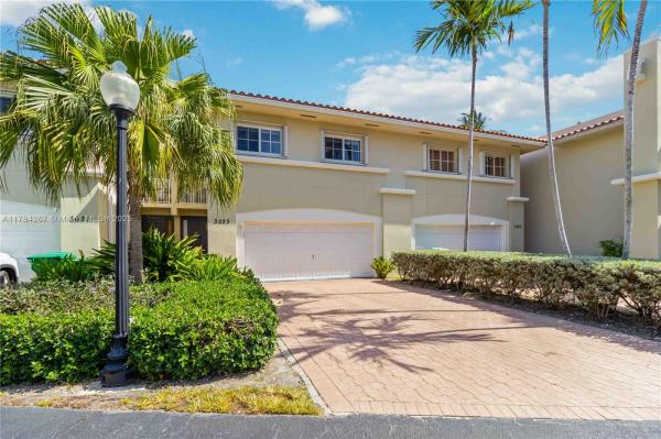 THE TOWNHOMES OF QUAYSIDE