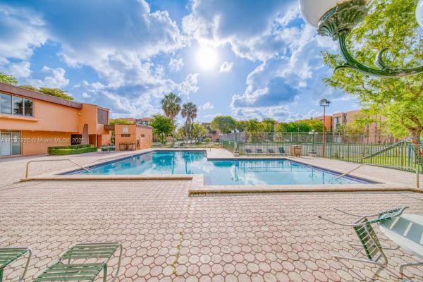 VERSIALLES GARDENS II CON