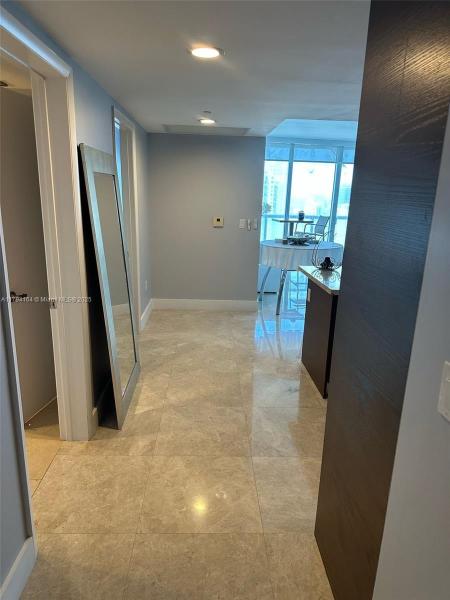 495 BRICKELL AVE #5211, MIAMI, FL 33131