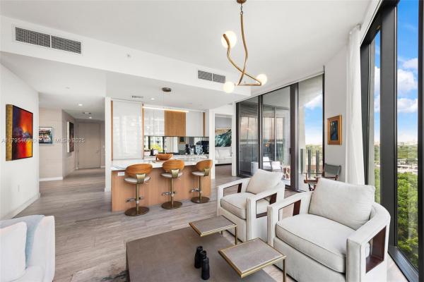 CLUB RESIDENCES AT PARK G