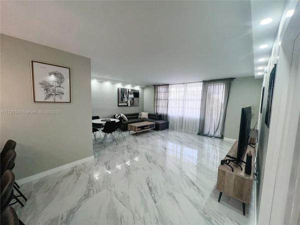 3725 S OCEAN DR #425, HOLLYWOOD, FL 33019