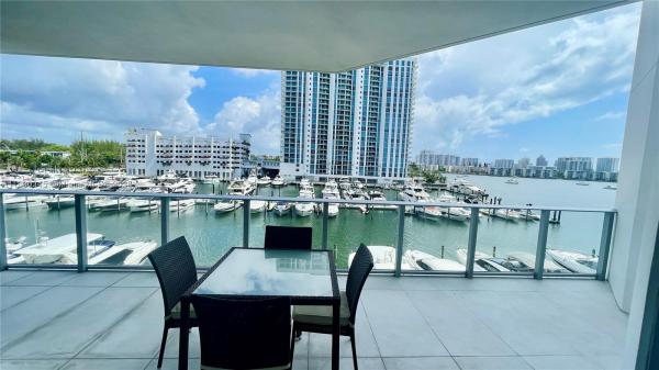 17111 BISCAYNE BLVD #403, NORTH MIAMI BEACH, FL 33160