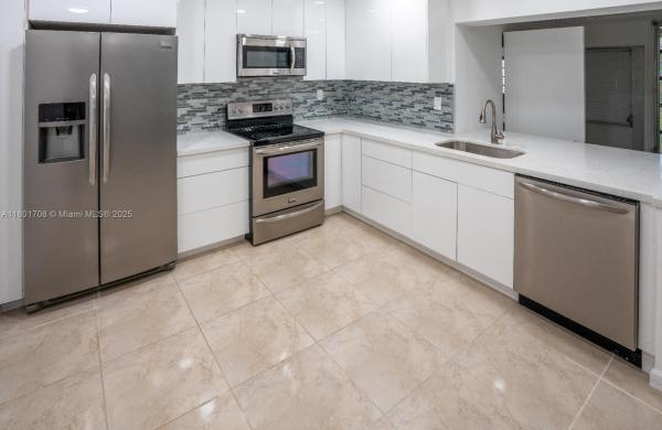 GREEN HILLS PARK WEST