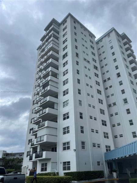 LEISURE TOWERS CONDO