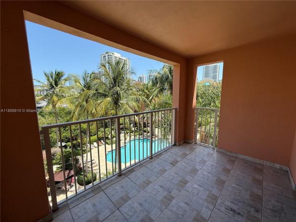 THE YACHT CLUB AT AVENTUR