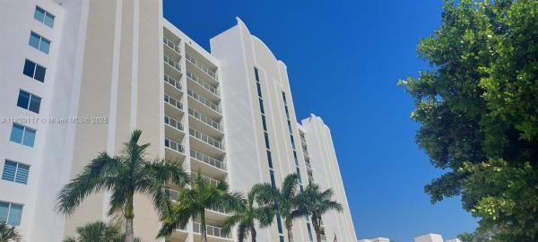 18100 N BAY RD #PH7, SUNNY ISLES BEACH, FL 33160