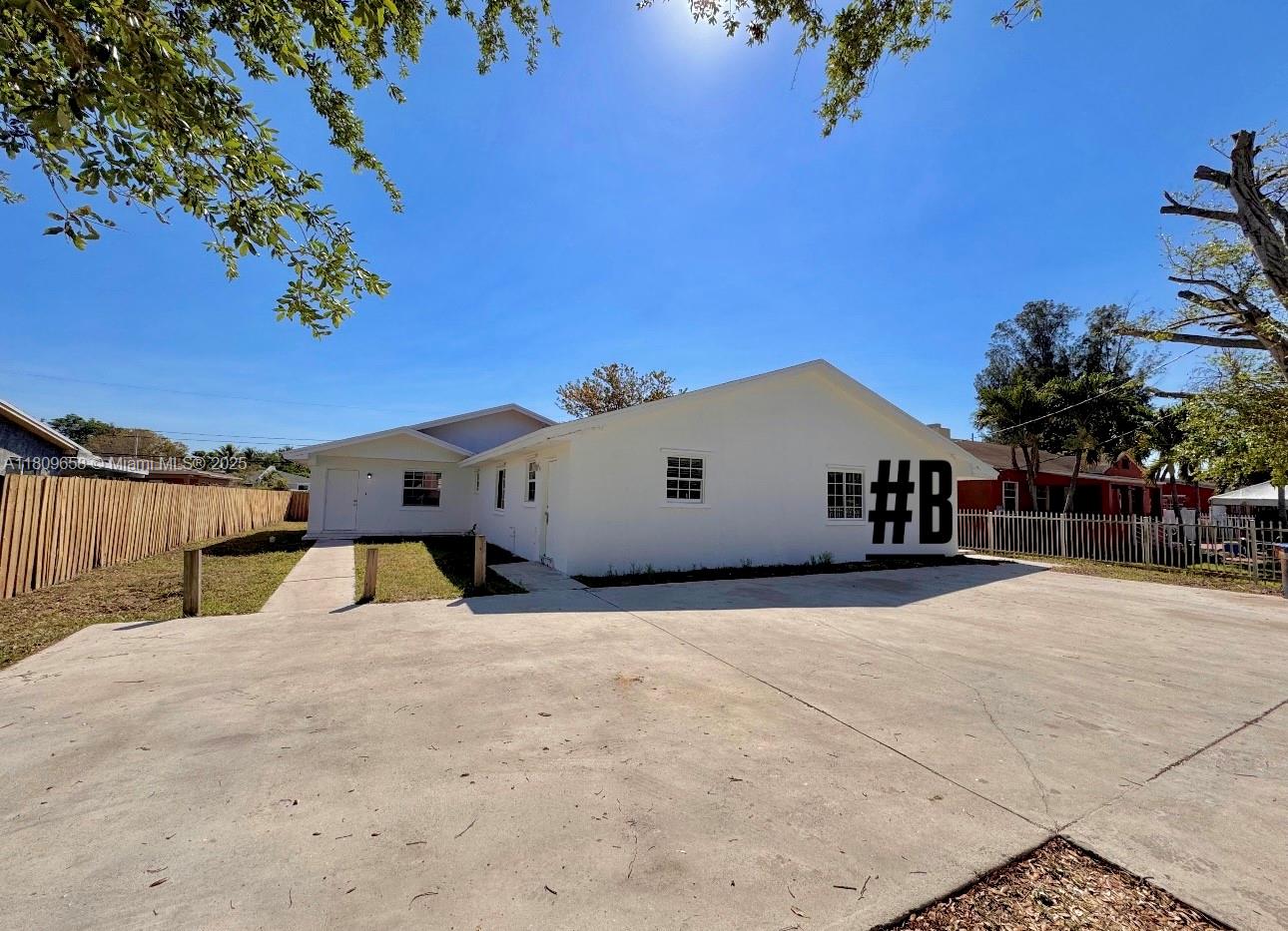 VENETIAN GARDENS ACRESPB - фото