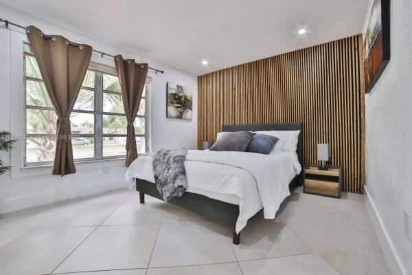 SUNRISE GOLF VILLAGE SEC