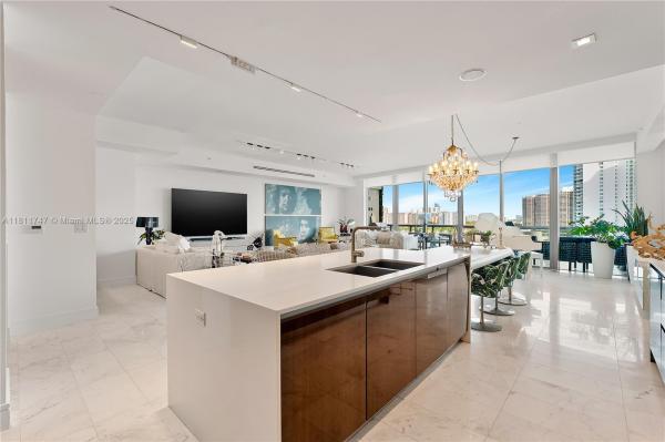 3300 NE 188TH ST #909, AVENTURA, FL 33180