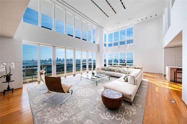 MURANO GRANDE AT PORTOFIN