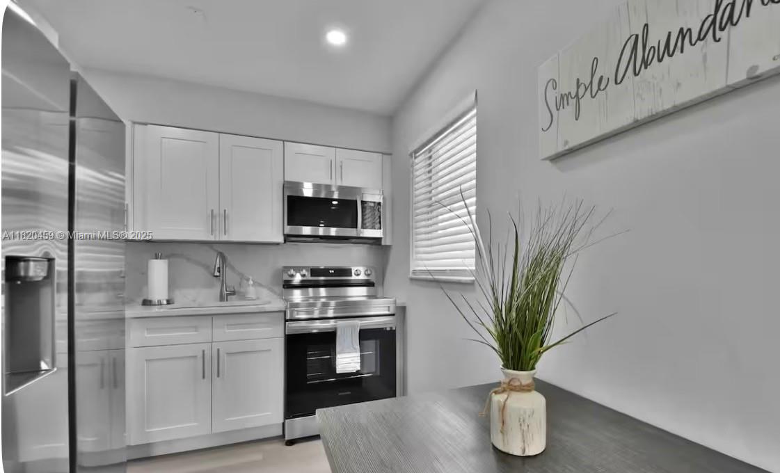 RIVERSIDE NO 2 - фото