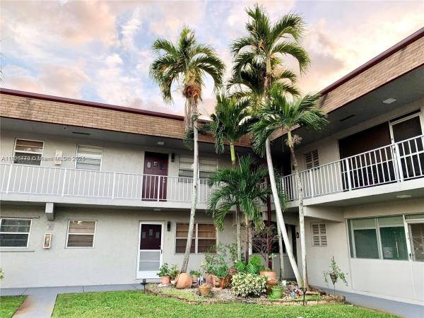 UNIVERSITY MANORS CONDO N