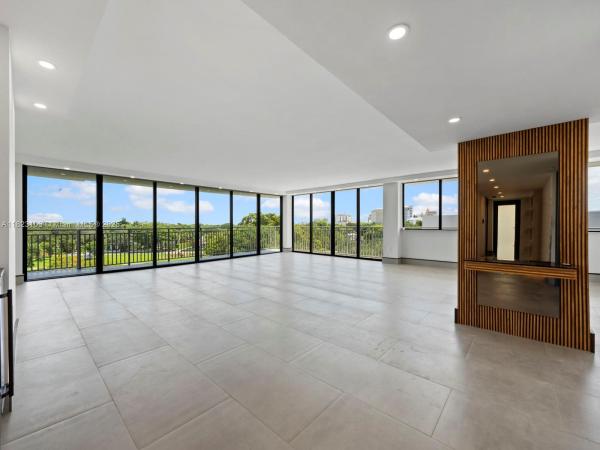 Gables Bath Club Apts