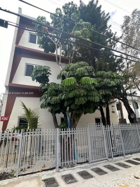 LAWRENCE ESTATES LAND COS