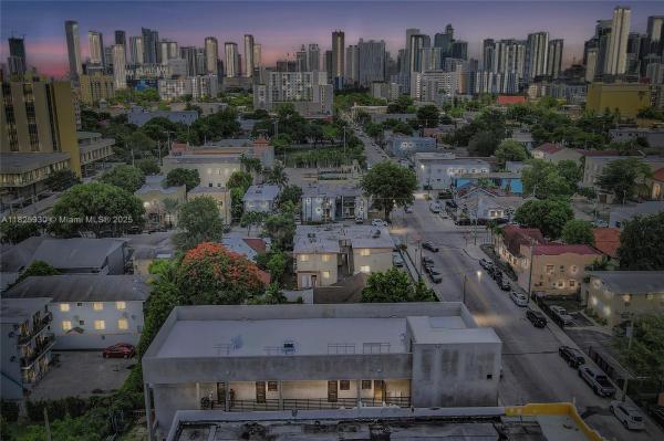 LAWRENCE ESTATE LAND CO