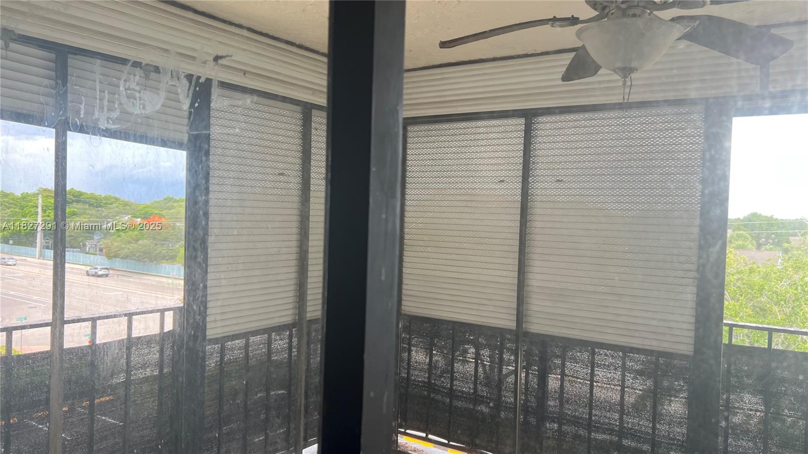 GATE CONDOMINIUM - фото