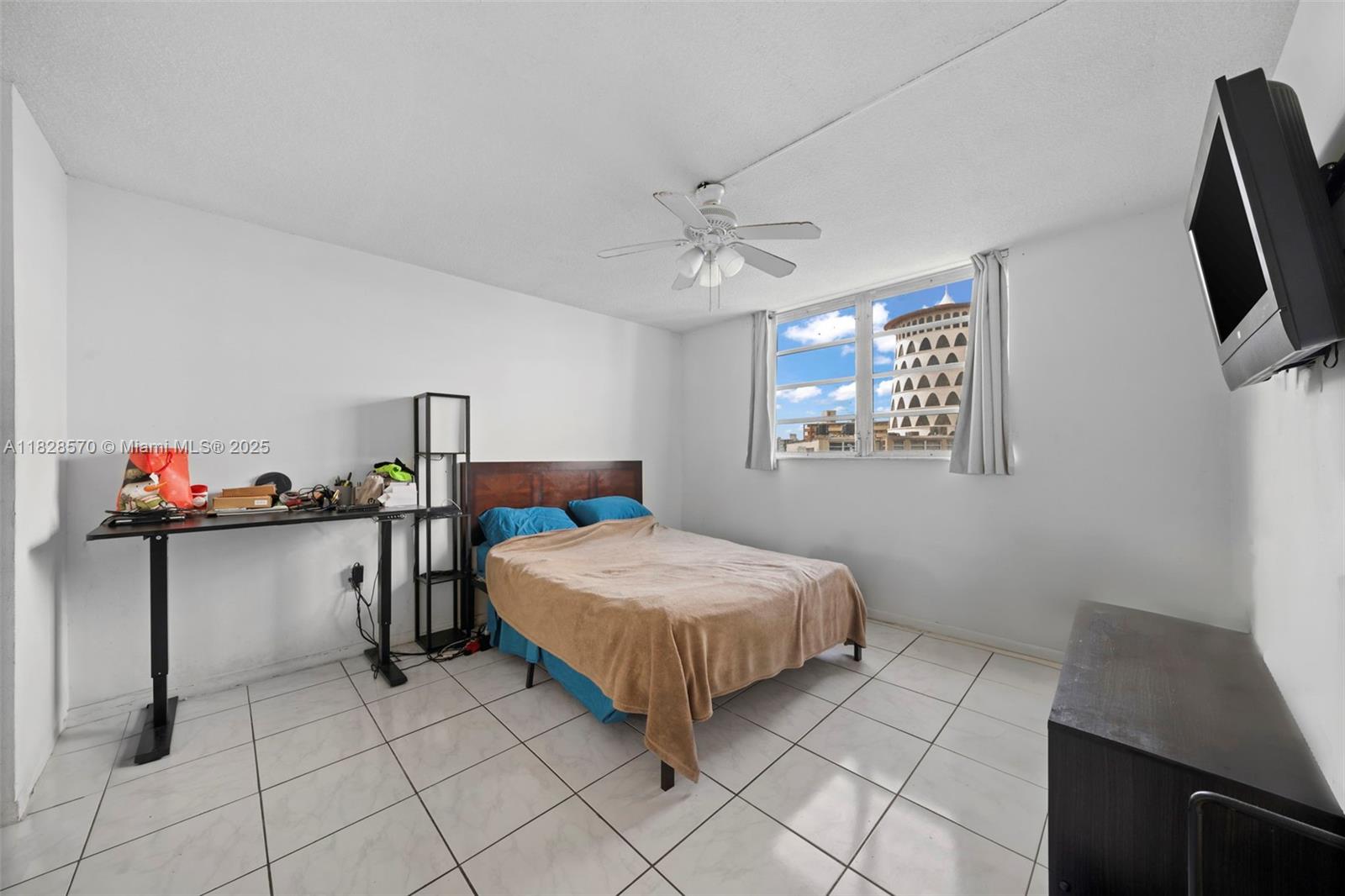 JADE WINDS - фото