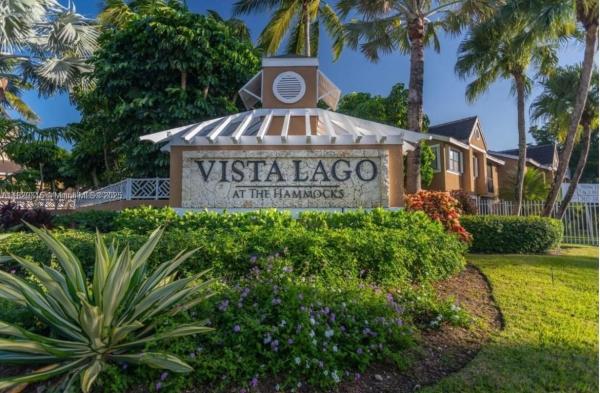 VISTA LAGO AT THE HAMMOCK