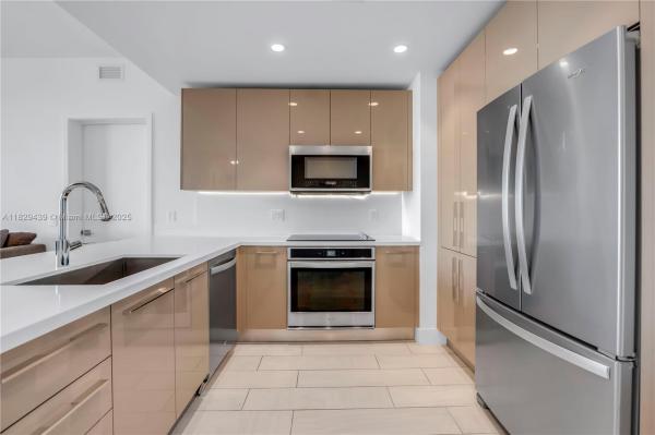 2000 METROPICA WAY #1407, SUNRISE, FL 33323