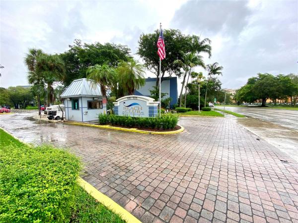 THE BEACH CLUB FONTAINEBL