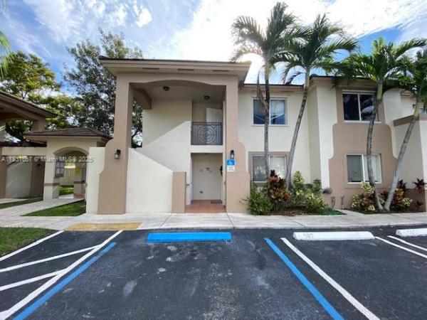 THE VILLAS AT SNAPPER VIL