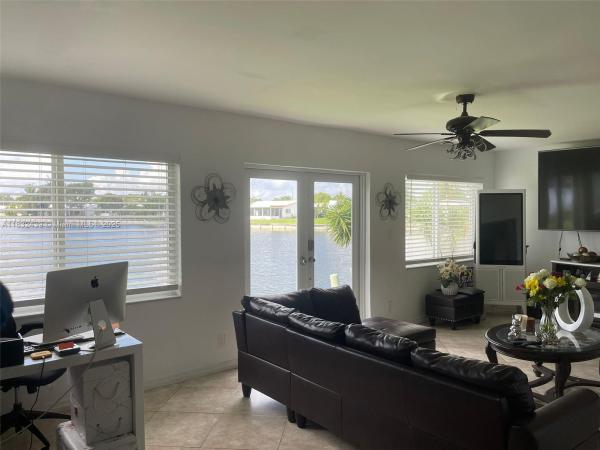 MAINLANDS OF TAMARAC LAKE