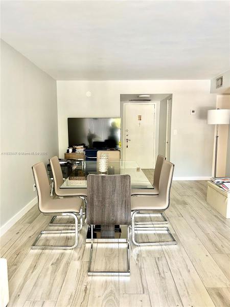 600 PARKVIEW DR #204, HALLANDALE BEACH, FL 33009