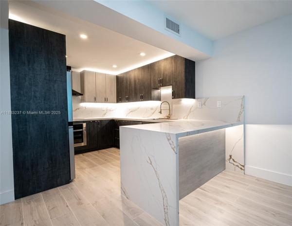 18081 BISCAYNE BLVD #503, AVENTURA, FL 33160