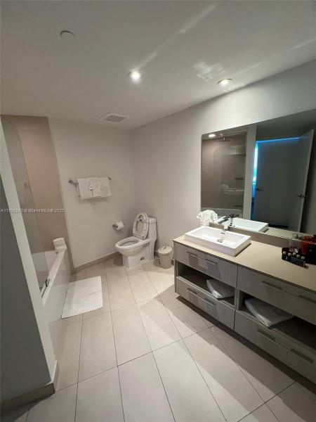 4111 S OCEAN DR #2004, HOLLYWOOD, FL 33019