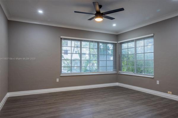 RESIDENCE 1611 CONDO