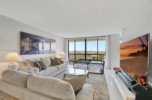 2000 ISL BLVD WILLIAMS IS