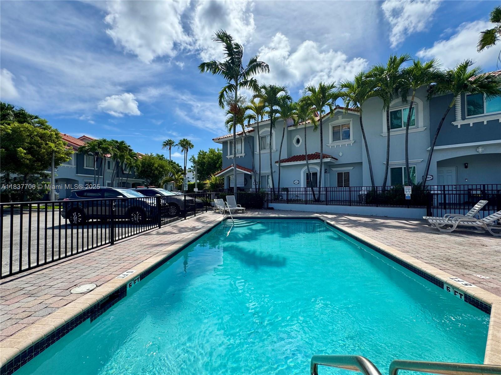 MELROSE POINT - фото