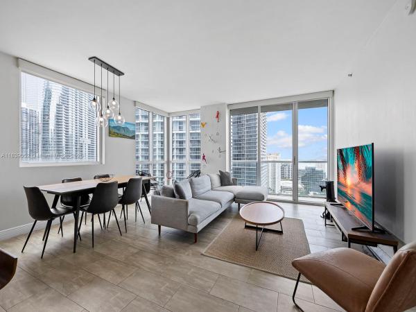 500 BRICKELL AVE #2501, MIAMI, FL 33131