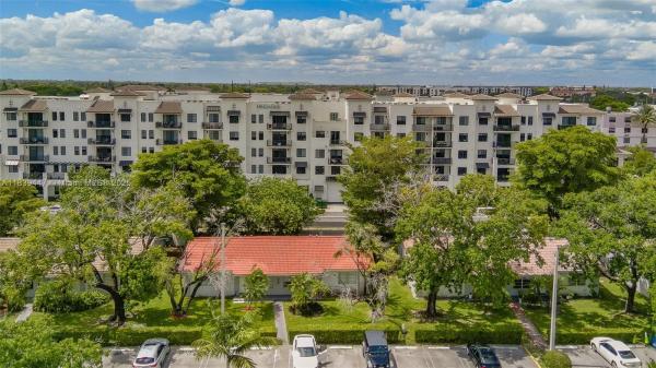 VILLAGE CONDOMINIUMS AT