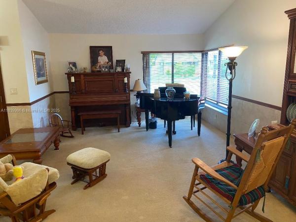 KENDALE COUNTRY CLUB ESTS