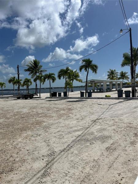 KEY LARGO TRAILER VILLAGE