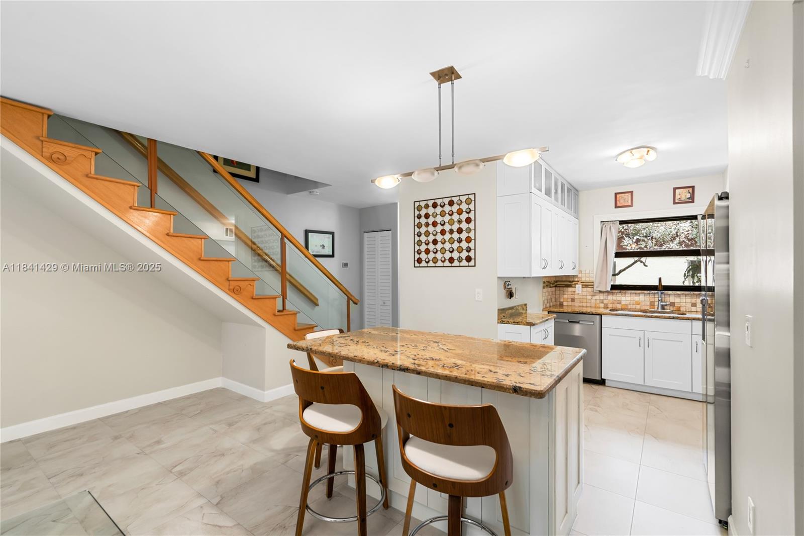 SANDPIPER POINT - фото