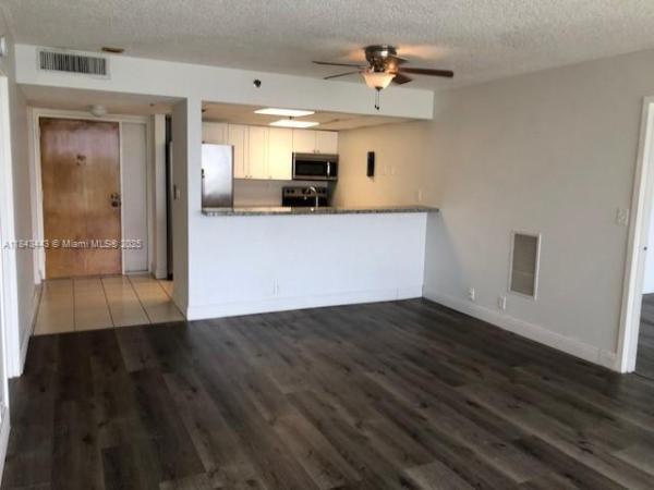 THE GRANDVIEW PALACE COND