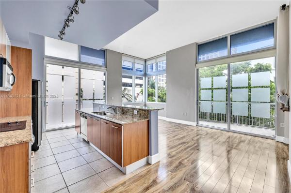 METROPOLIS 1 AT DADELAND