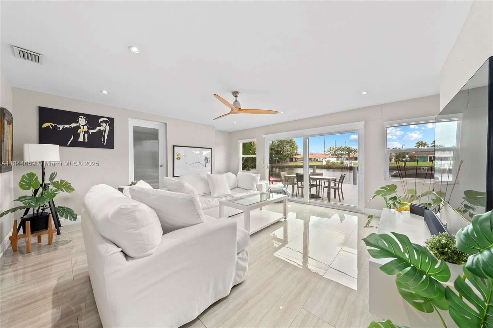 JENADA VILLAS - фото